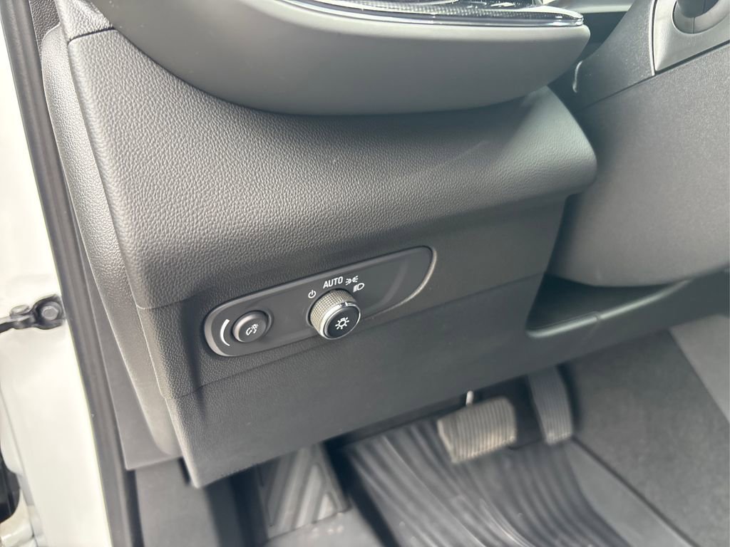 Used 2023 Buick Envision Preferred image 36