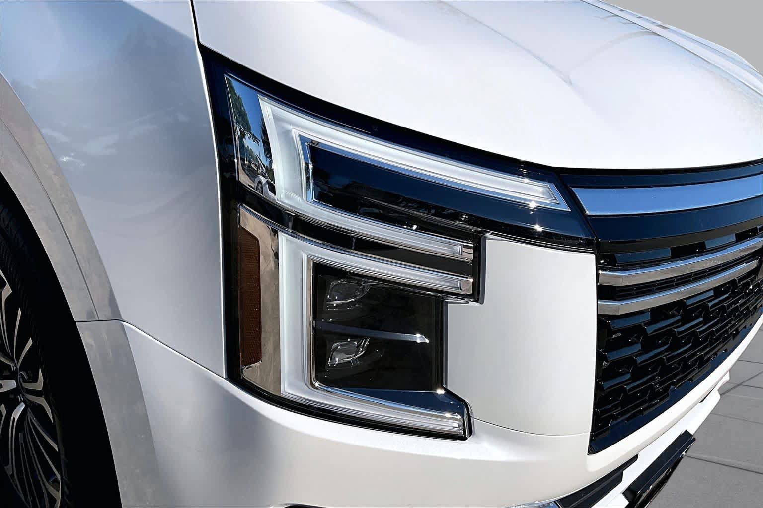 New 2026 Nissan Armada Platinum RWD image 21