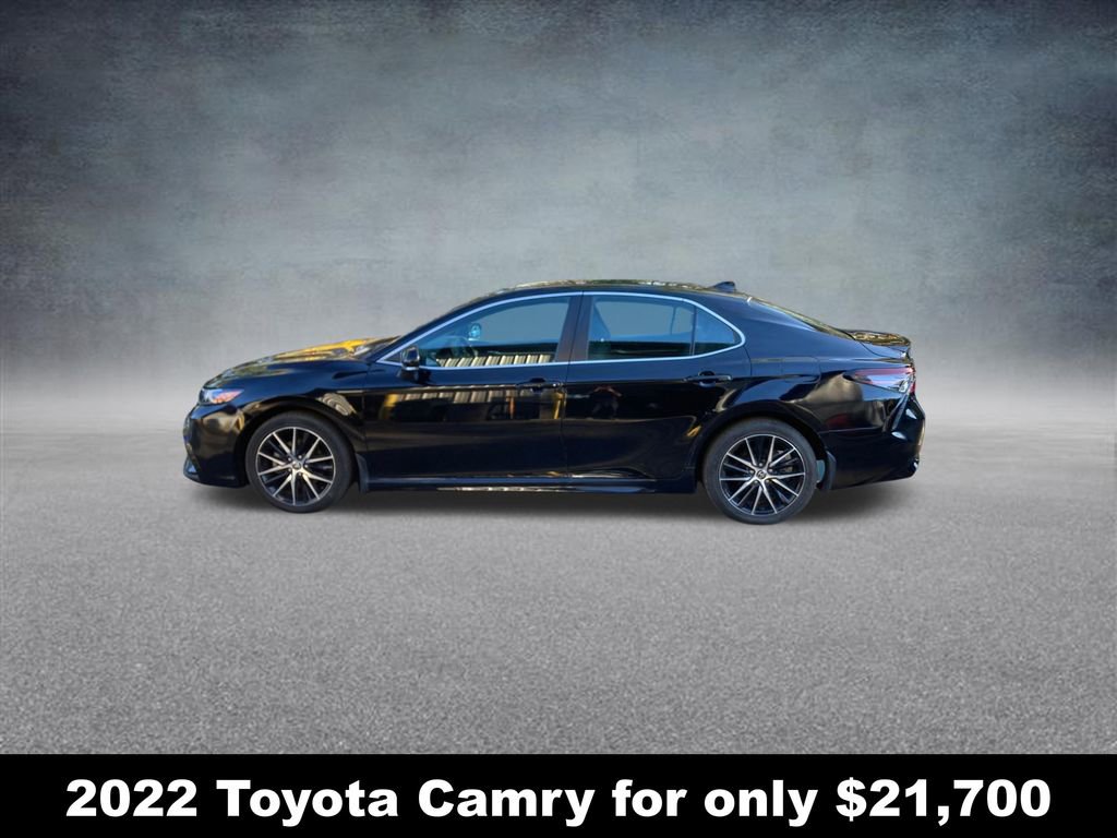 Used 2022 Toyota Camry SE image 2
