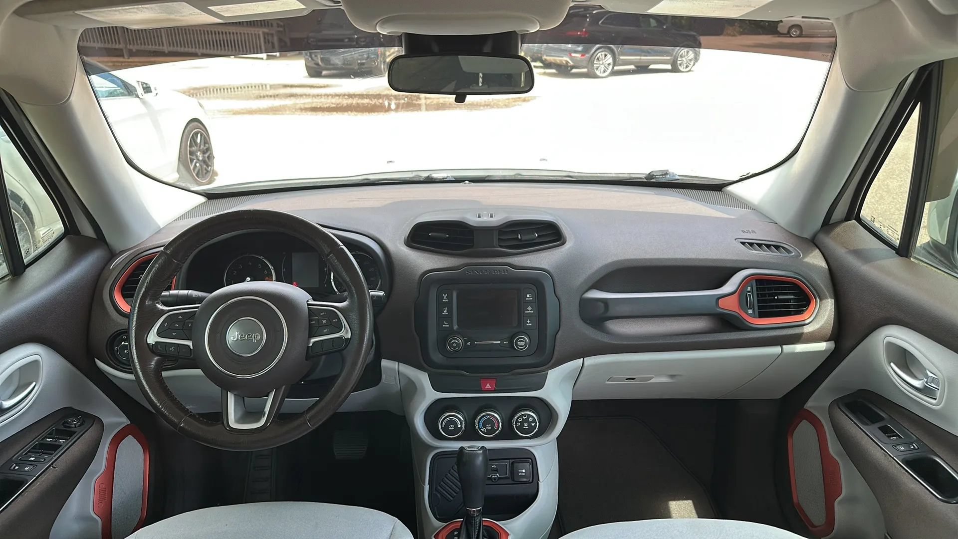 Used 2016 Jeep Renegade Latitude w/ Safety & Security Group FWD image 24