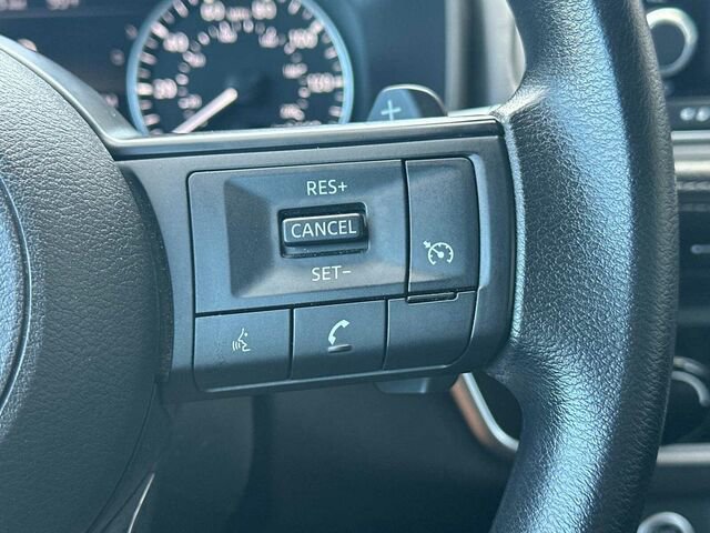 Used 2023 Nissan Rogue S image 29