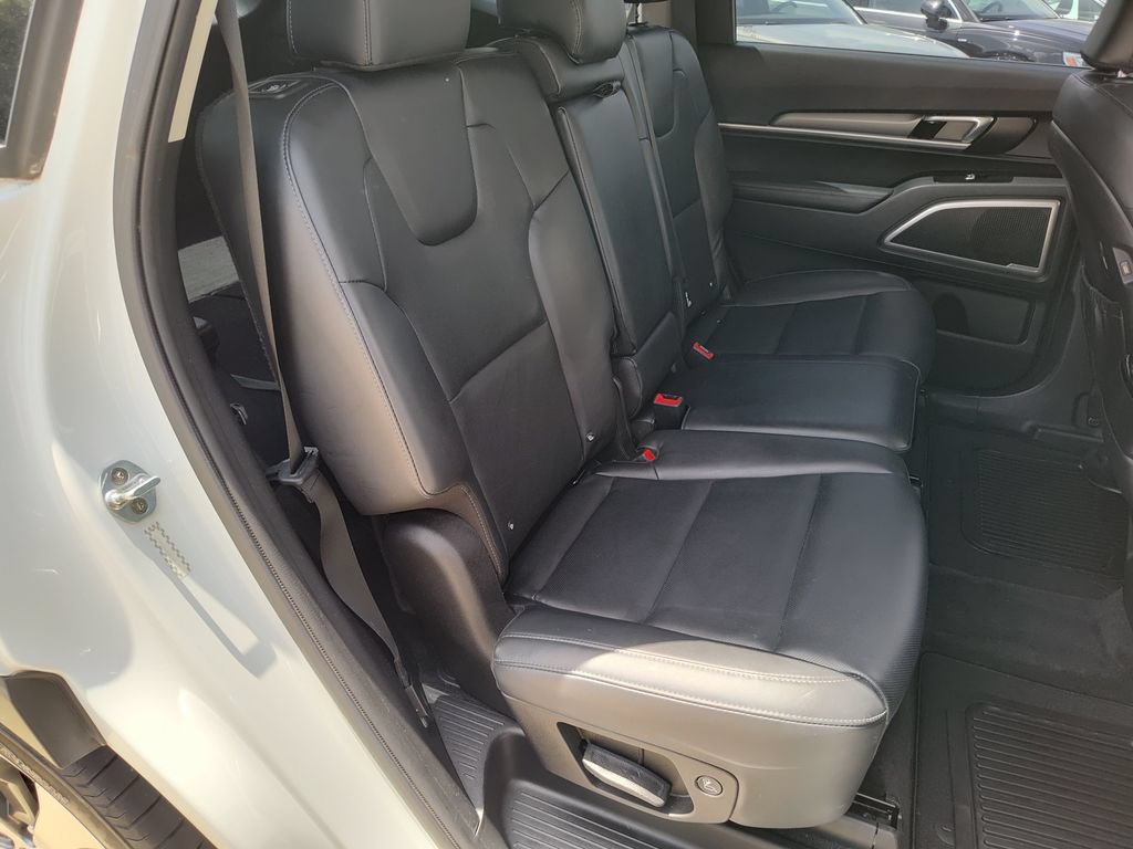 Used 2020 Kia Telluride S w/ S 8 Passenger Seating Package FWD image 33