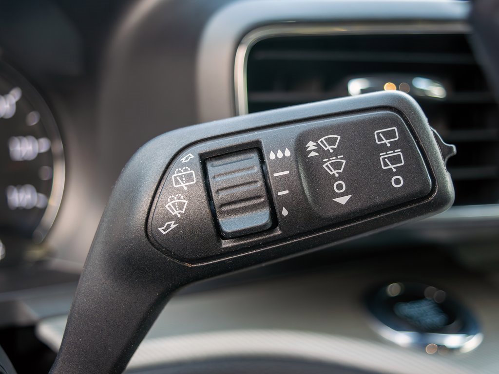 Used 2022 Ford Explorer XLT w/ Equipment Group 202A image 17