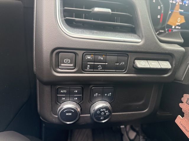 Used 2021 GMC Yukon AT4 w/ Technology Package image 17