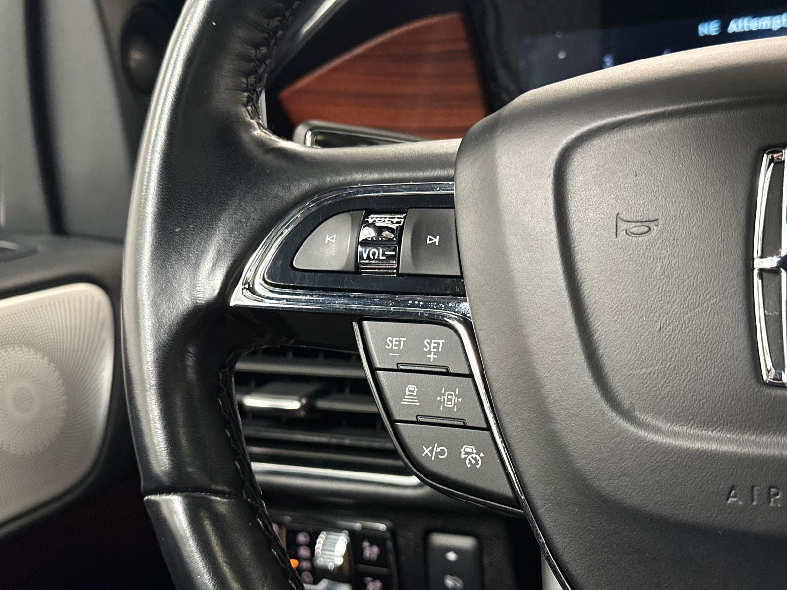 Used 2024 Lincoln Navigator Reserve image 28