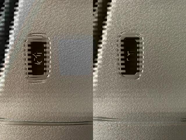 New 2023 Chrysler Pacifica Touring-L w/ S Appearance Package image 10