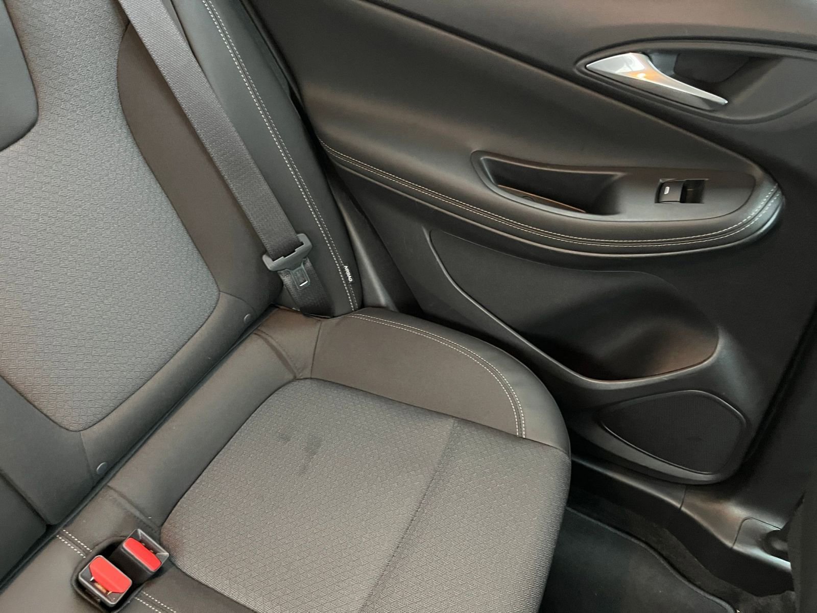 Used 2025 Buick Encore GX Preferred image 35