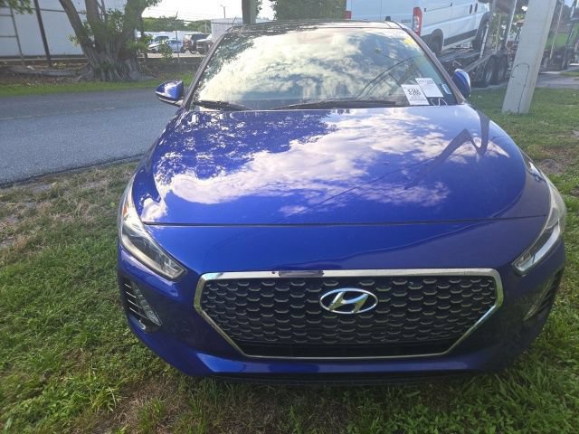 Used 2020 Hyundai Elantra GT w/ Style Package 02 FWD image 2
