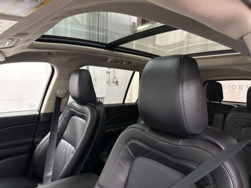 Used 2023 Lincoln Aviator Reserve w/ Equipment Group 201A image 36