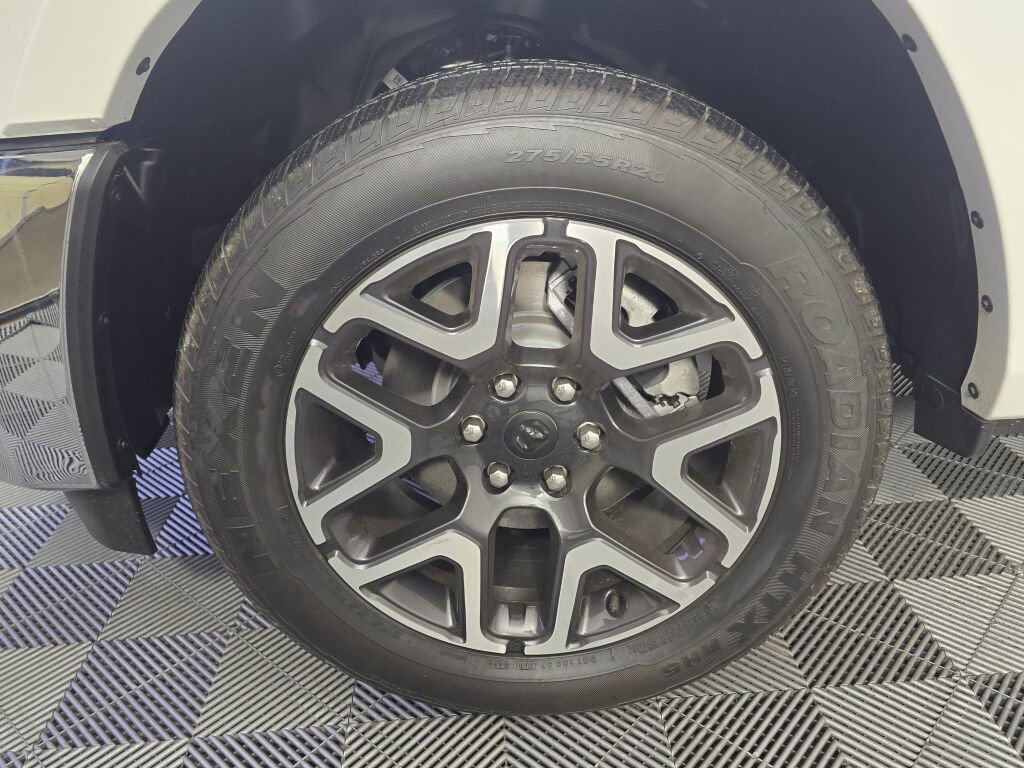 New 2026 RAM 1500 Laramie AWD/4WD image 9
