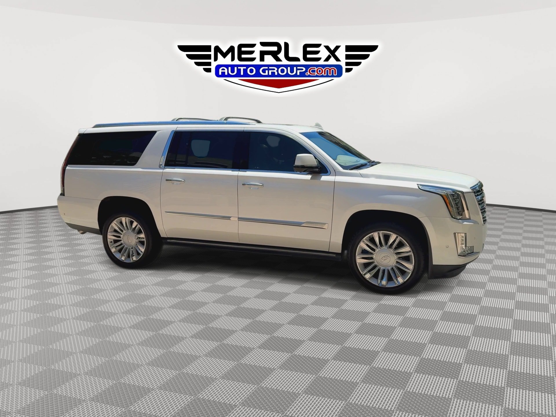 Used 2018 Cadillac Escalade ESV Platinum AWD/4WD image 9