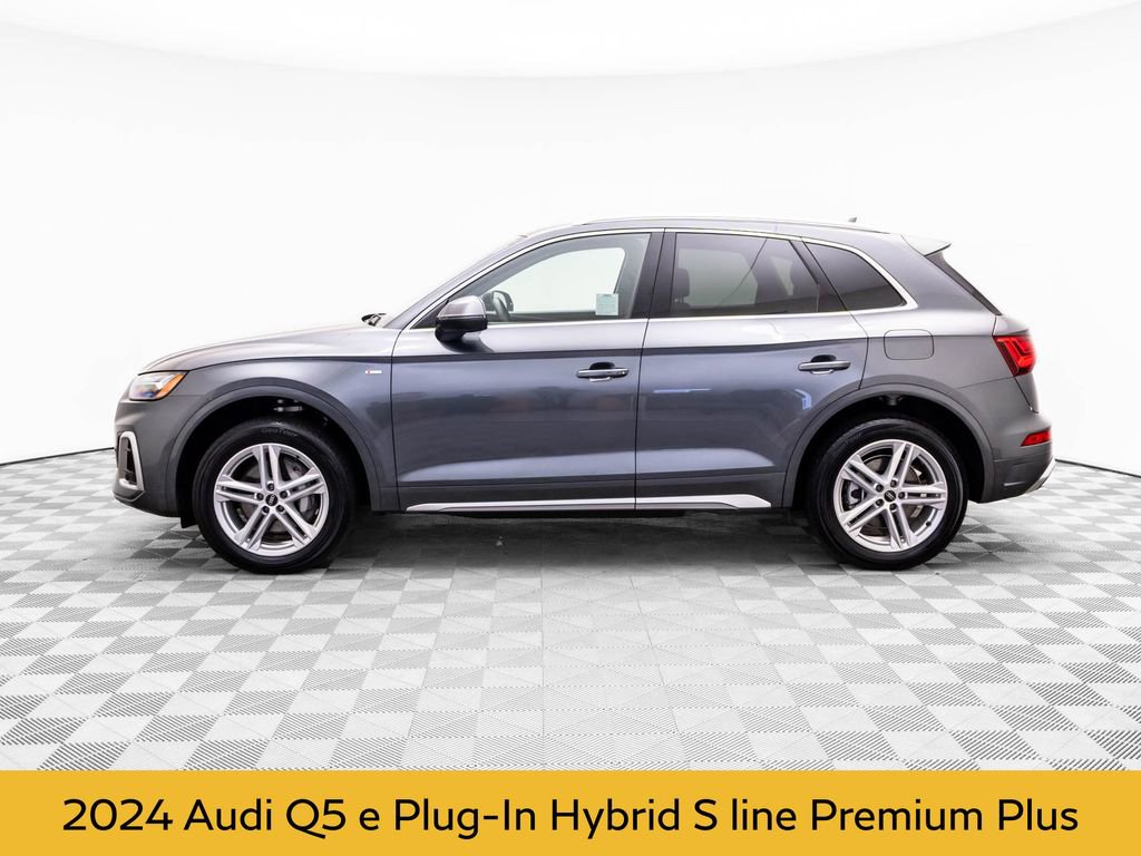 Used 2024 Audi Q5 e Premium Plus w/ Premium Plus Package image 2