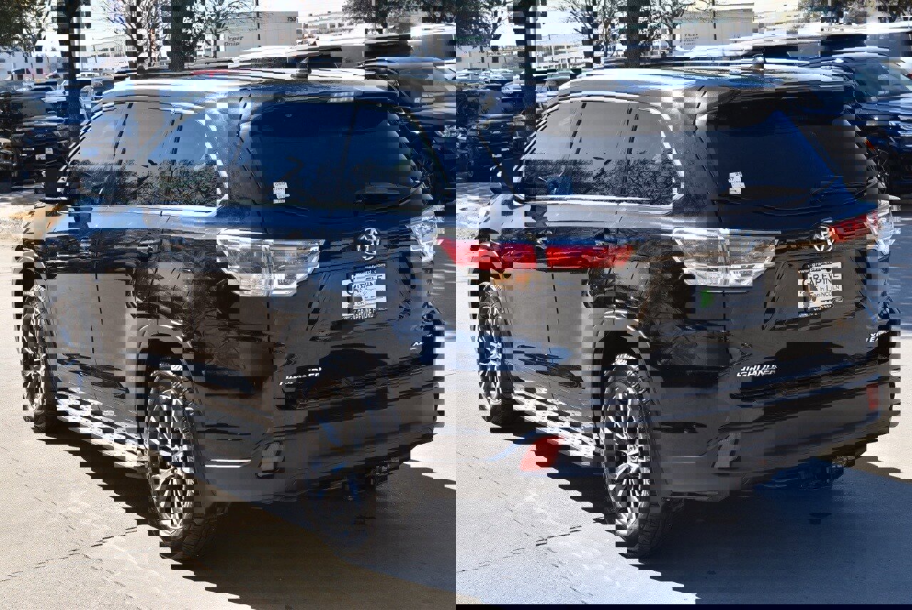 Used 2016 Toyota Highlander XLE image 10