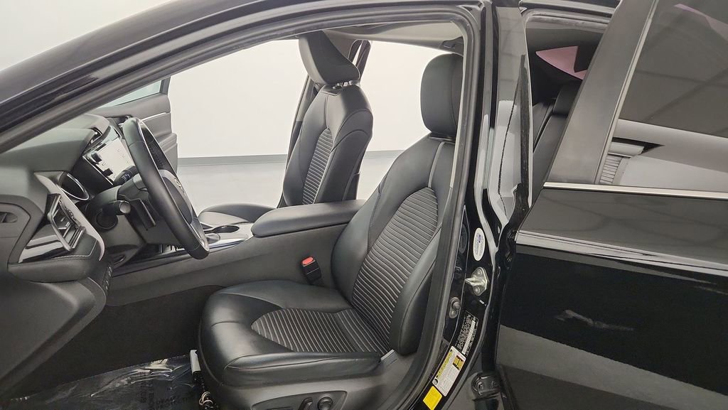 Used 2020 Toyota Camry SE w/ Audio Package image 14