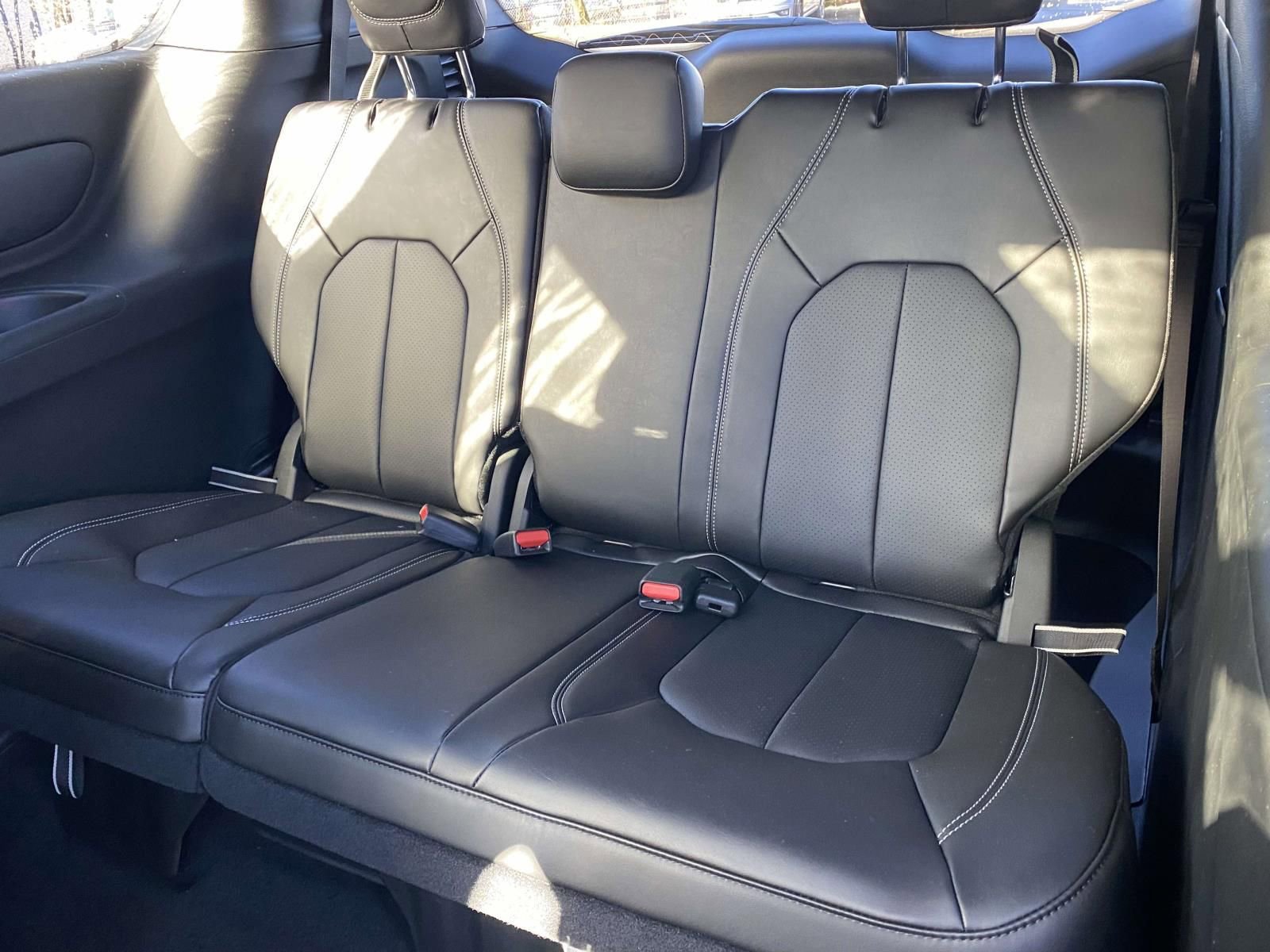 New 2026 Chrysler Pacifica Select image 12