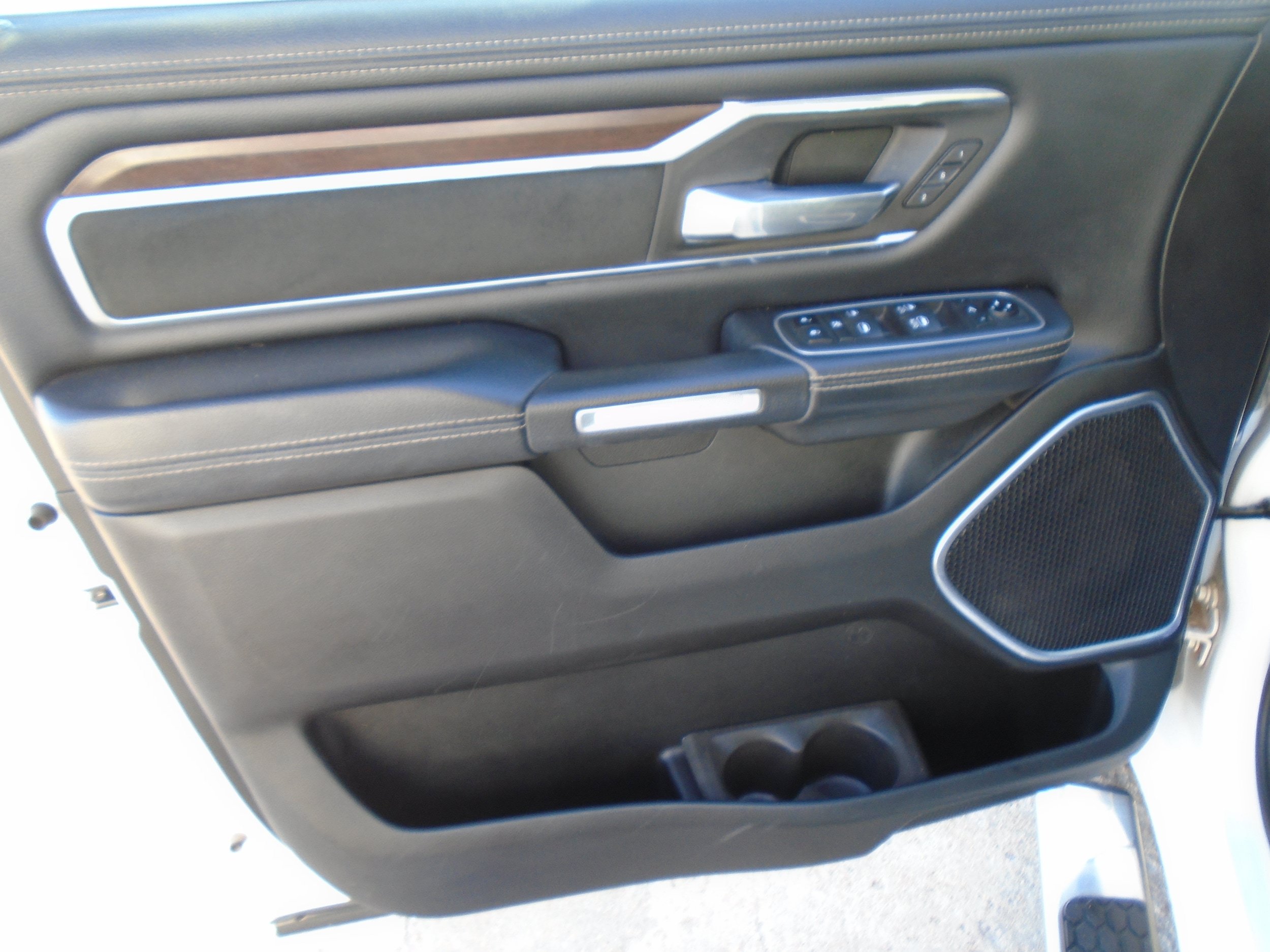 Used 2021 RAM 1500 Laramie AWD/4WD image 11