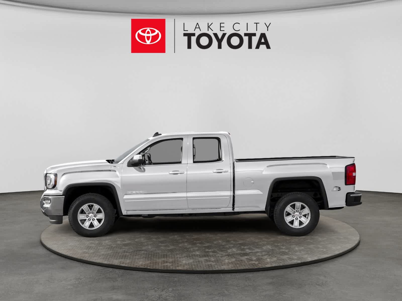 Used 2016 GMC Sierra 1500 SLE w/ SLE Value Package AWD/4WD image 3