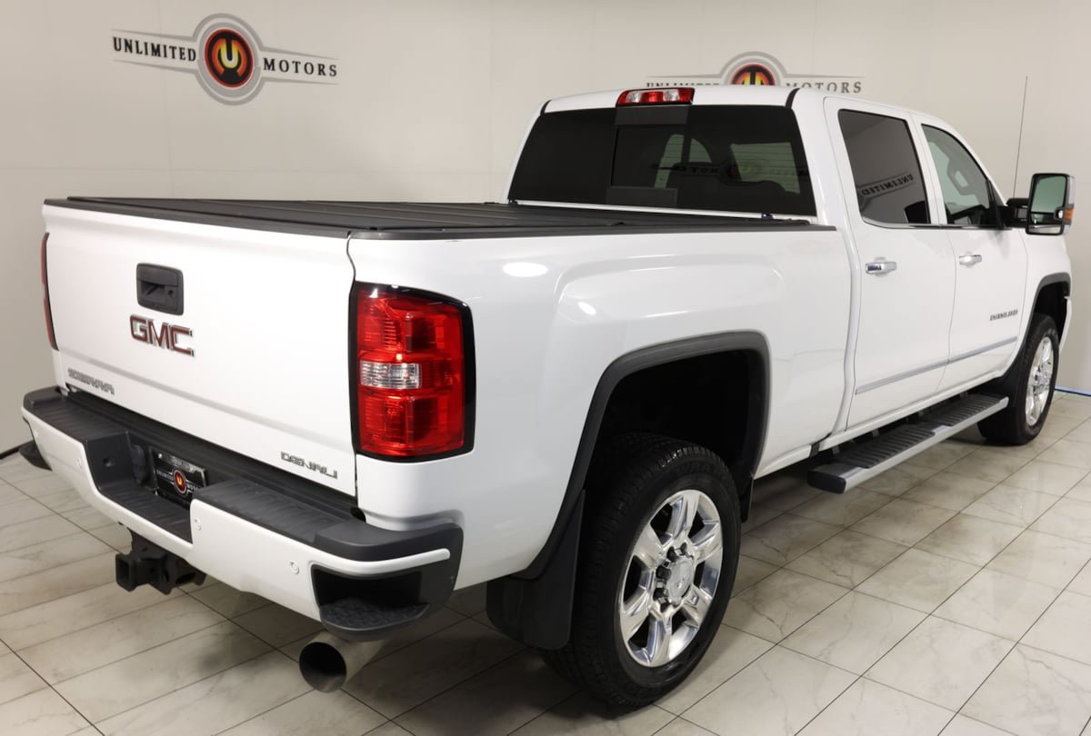 Used 2019 GMC Sierra 2500 Denali w/ Duramax Plus Package AWD/4WD image 3