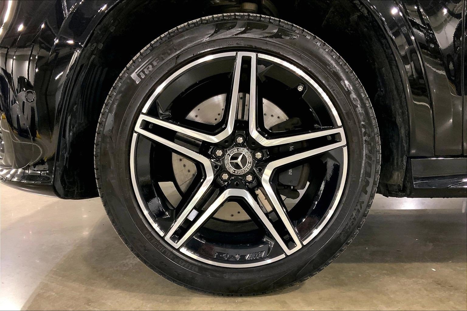 Used 2024 Mercedes-Benz GLS 450 4MATIC image 10