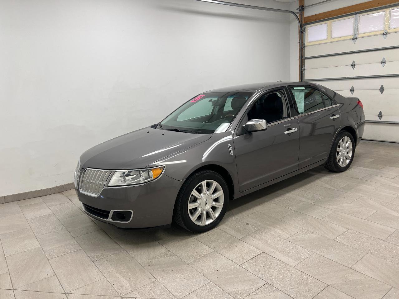 Used 2012 Lincoln MKZ FWD image 7