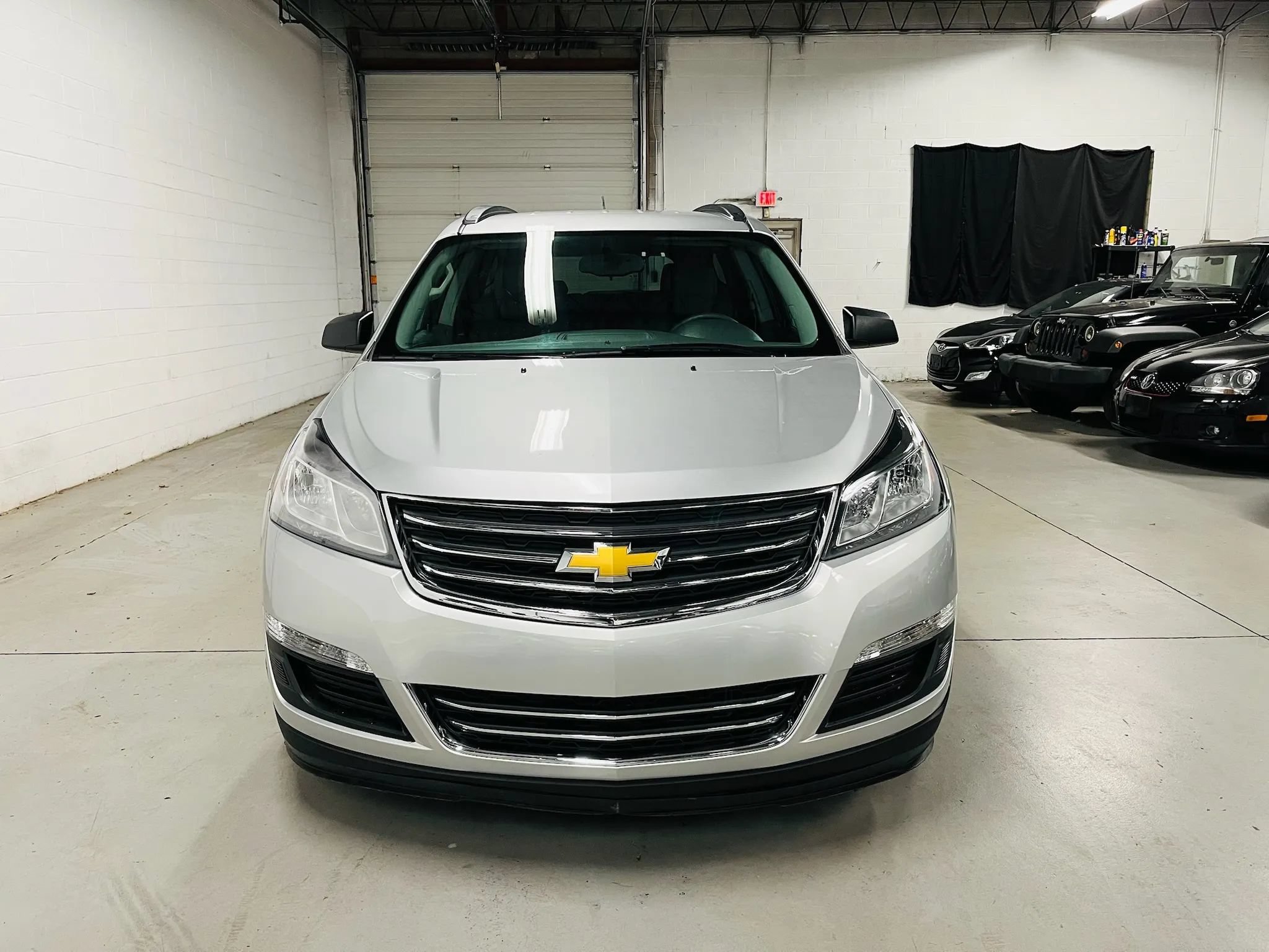 Used 2014 Chevrolet Traverse LS FWD image 3