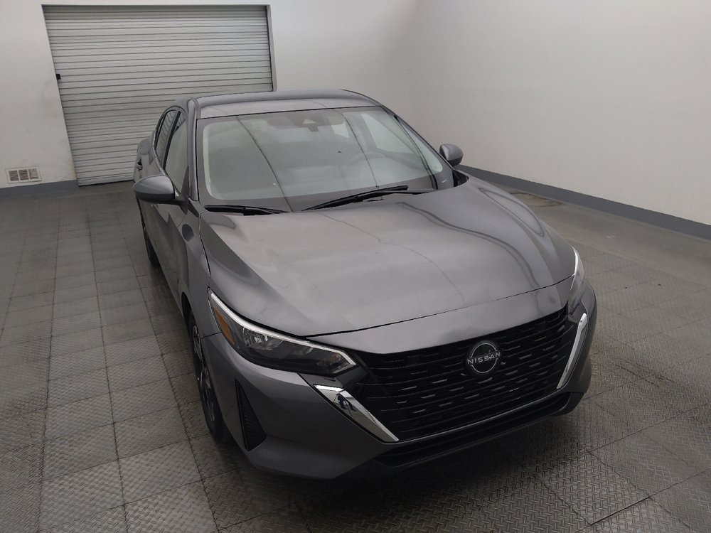 Used 2025 Nissan Sentra SV FWD image 14