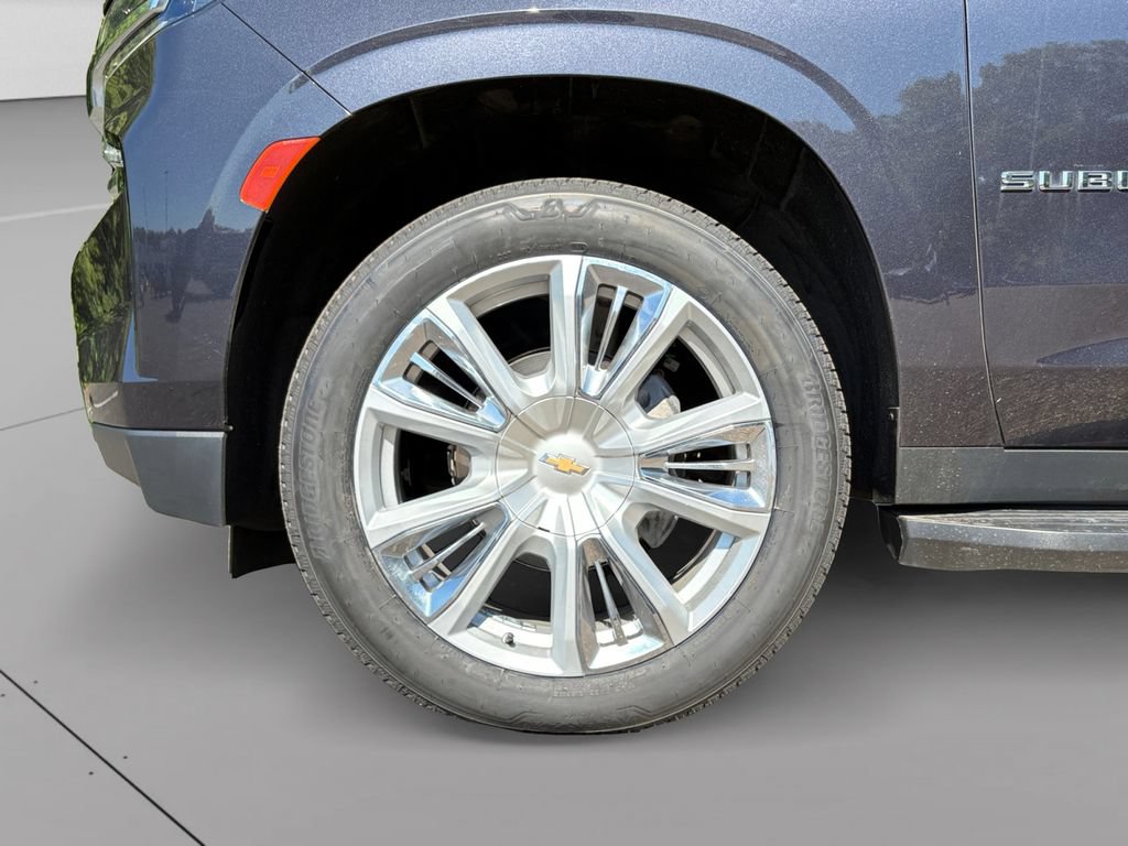 Used 2023 Chevrolet Suburban High Country AWD/4WD image 13