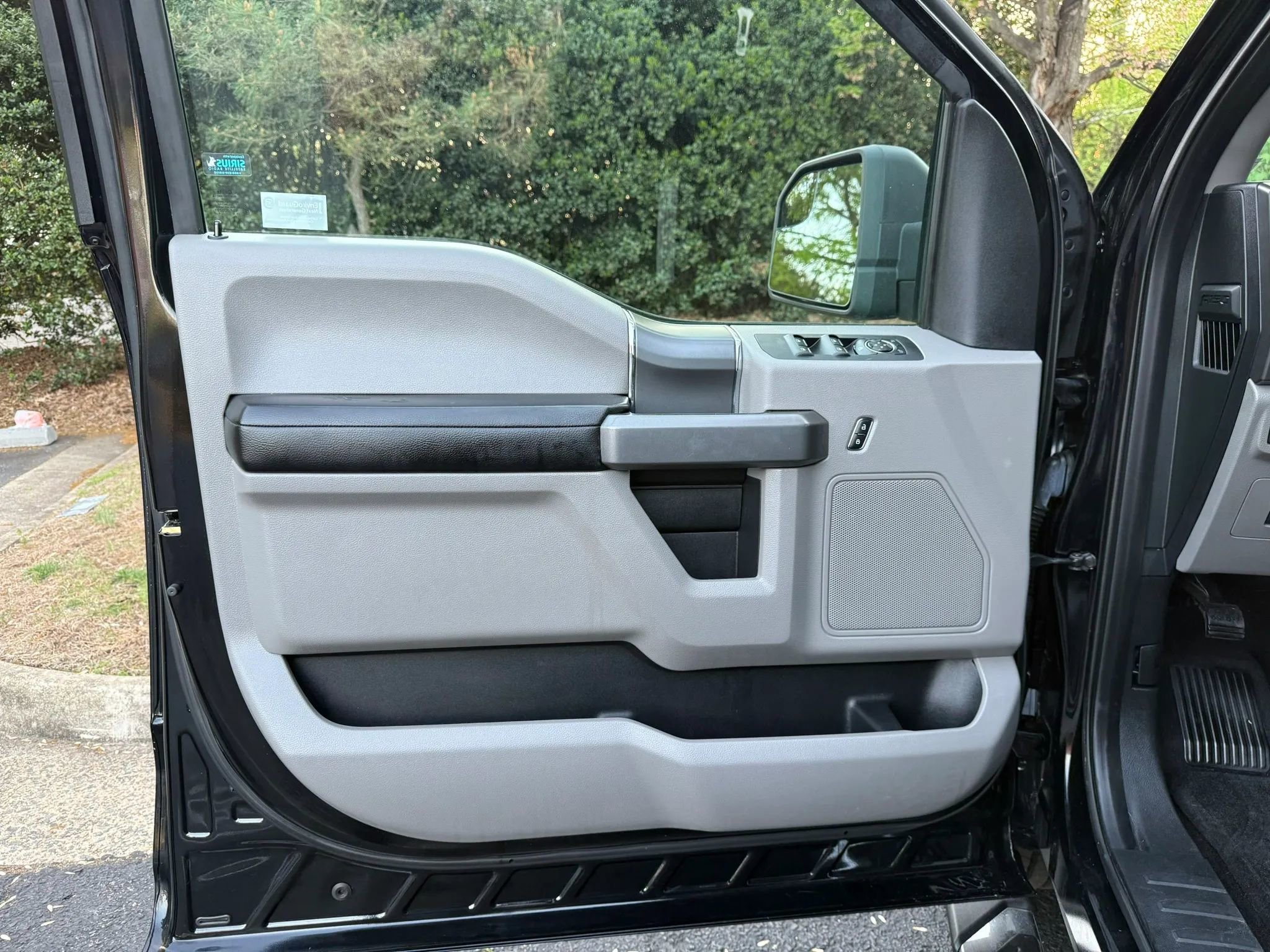Used 2016 Ford F150 XLT w/ Equipment Group 302A Luxury image 21