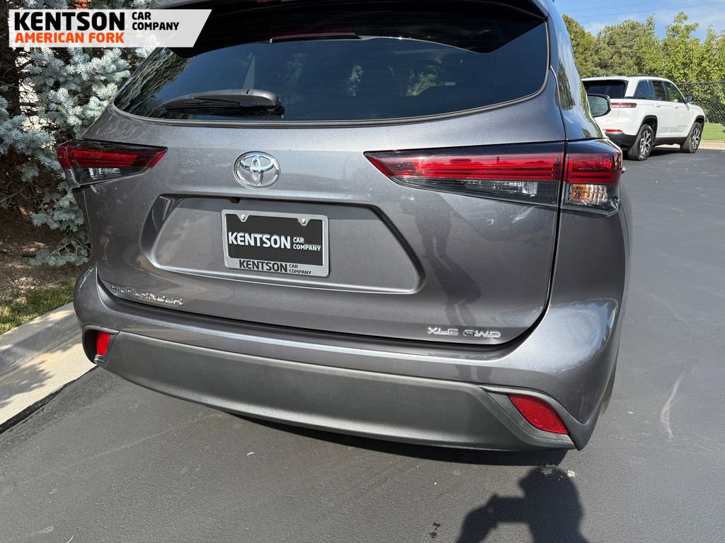 Used 2025 Toyota Highlander XLE image 44