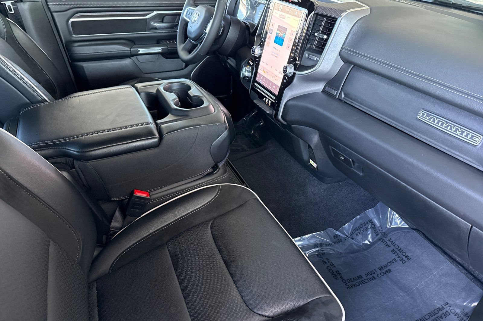 Used 2025 RAM 1500 Laramie AWD/4WD image 21
