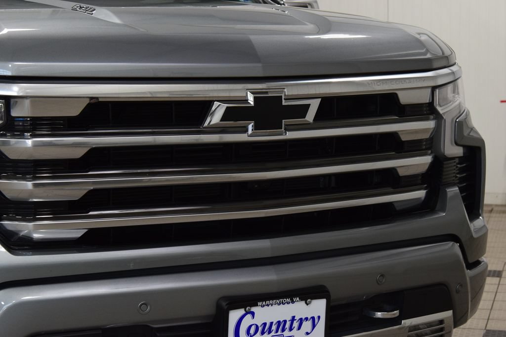 Used 2025 Chevrolet Silverado 1500 High Country AWD/4WD image 11