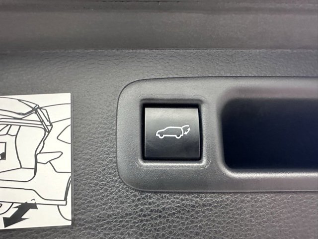 Used 2023 Toyota Highlander Platinum image 16