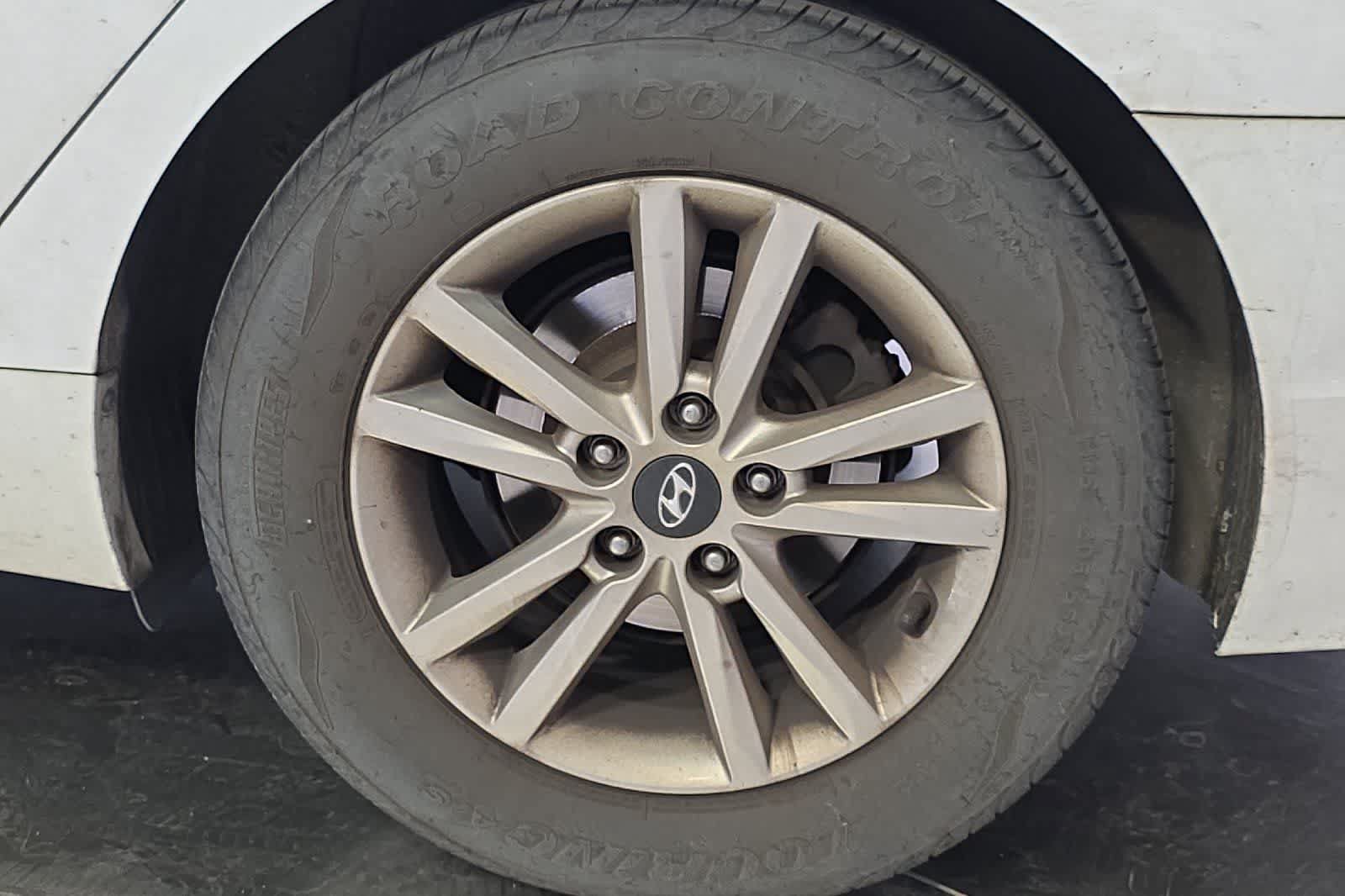 Used 2016 Hyundai Sonata SE FWD image 12