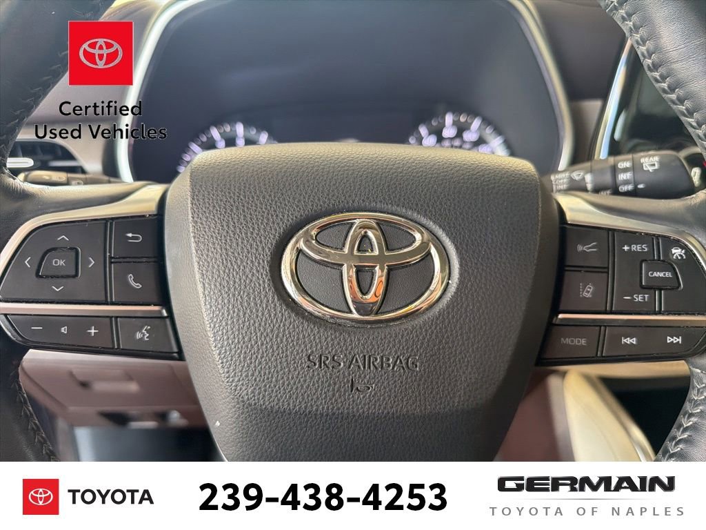 Used 2020 Toyota Highlander Limited FWD image 11