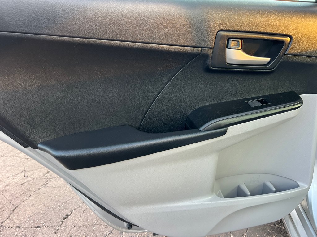 Used 2014 Toyota Camry FWD image 12