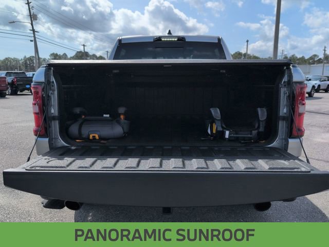 Used 2025 RAM 1500 Laramie w/ Night Edition image 30