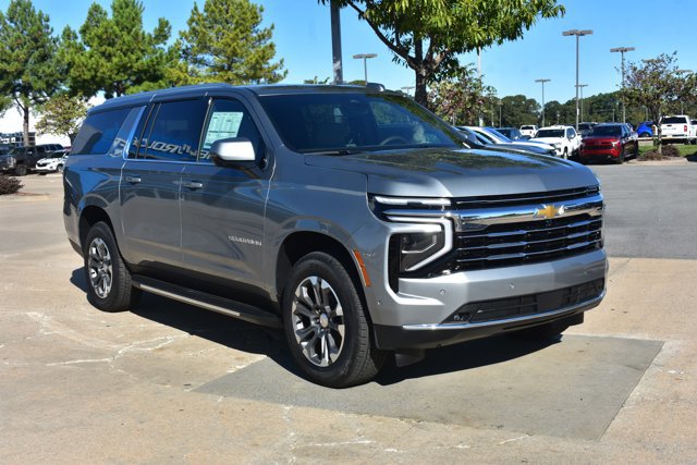 New 2026 Chevrolet Suburban LT w/ Comfort Package image 3