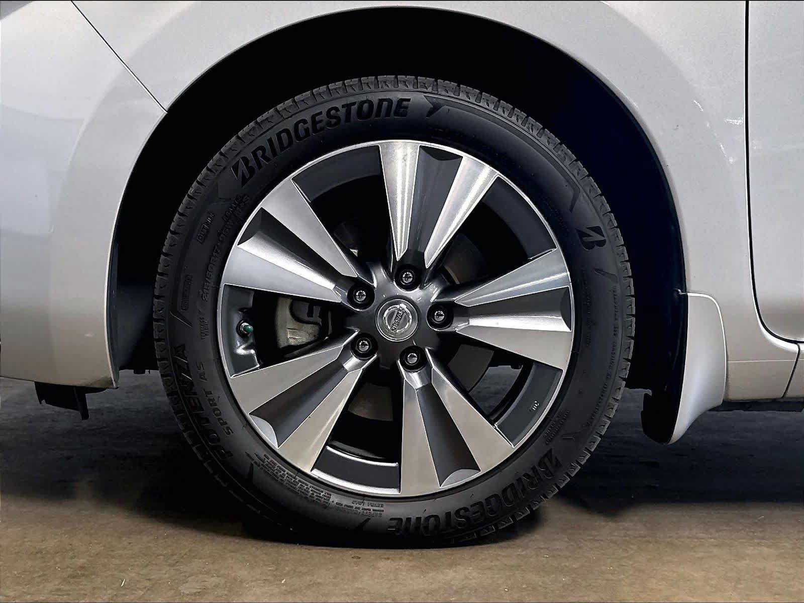 Used 2015 Nissan Leaf SV w/ LED & Quick Charge Package FWD image 11