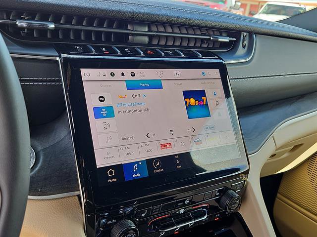 Used 2024 Jeep Grand Cherokee L Limited image 17