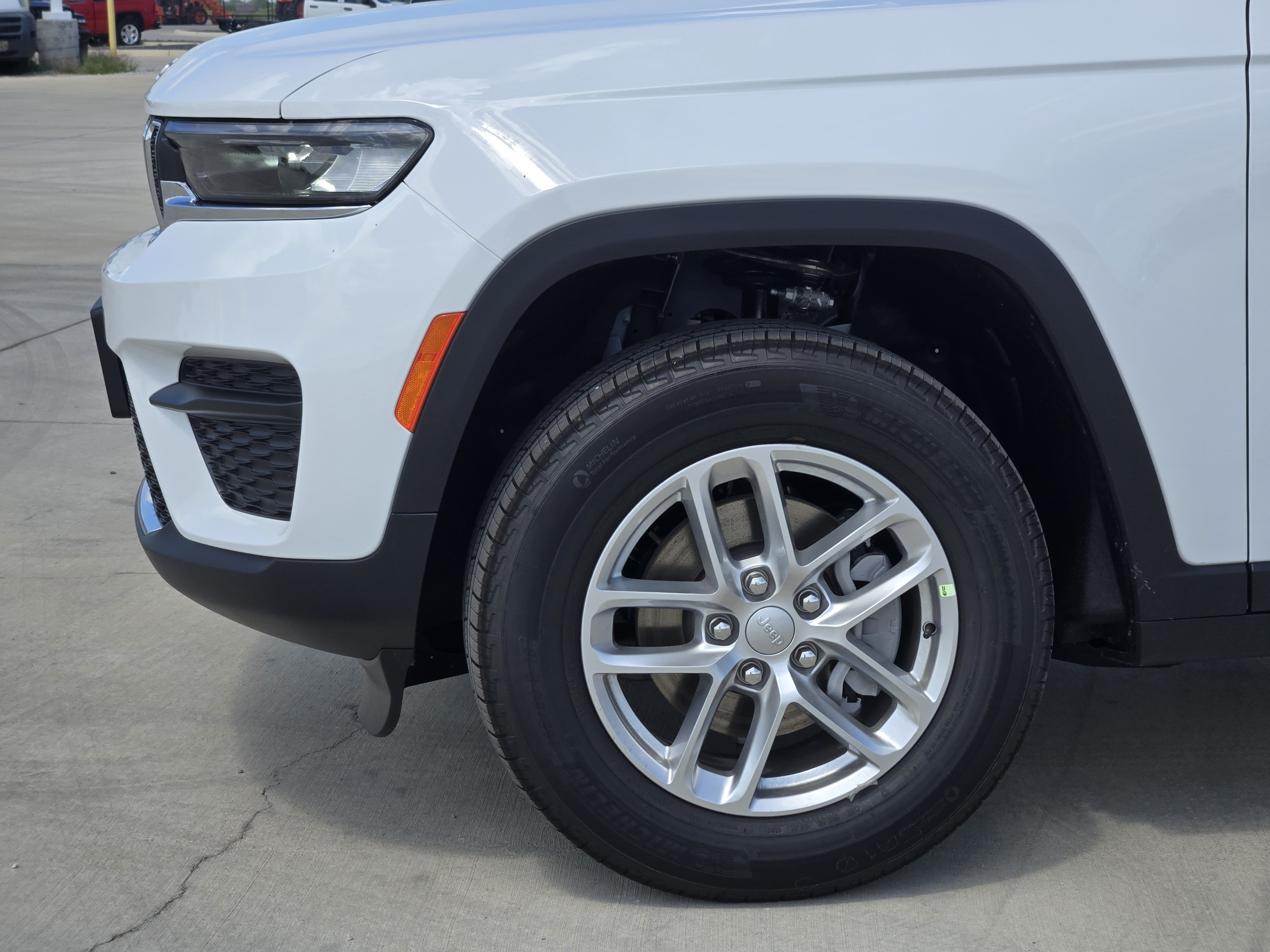 New 2026 Jeep Grand Cherokee Laredo AWD/4WD image 6