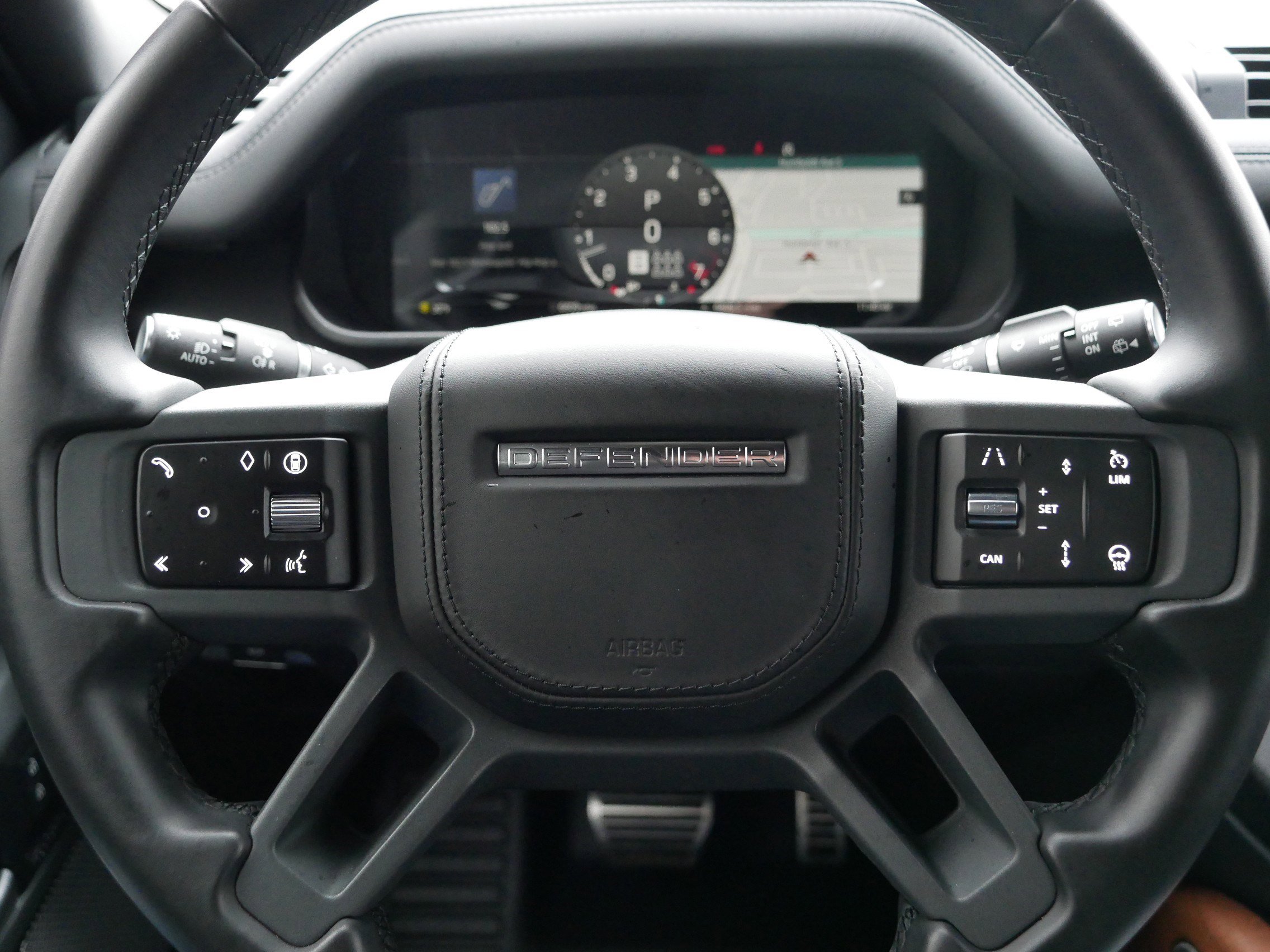 Used 2024 Land Rover Defender 130 X image 25