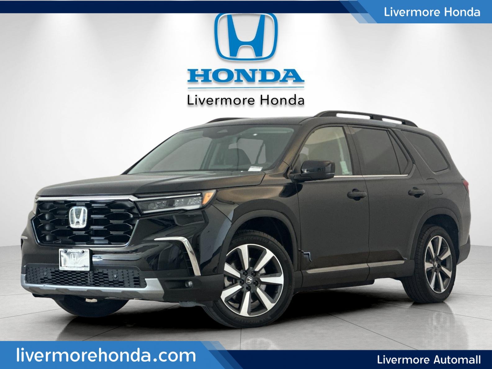 Used 2025 Honda Pilot Touring