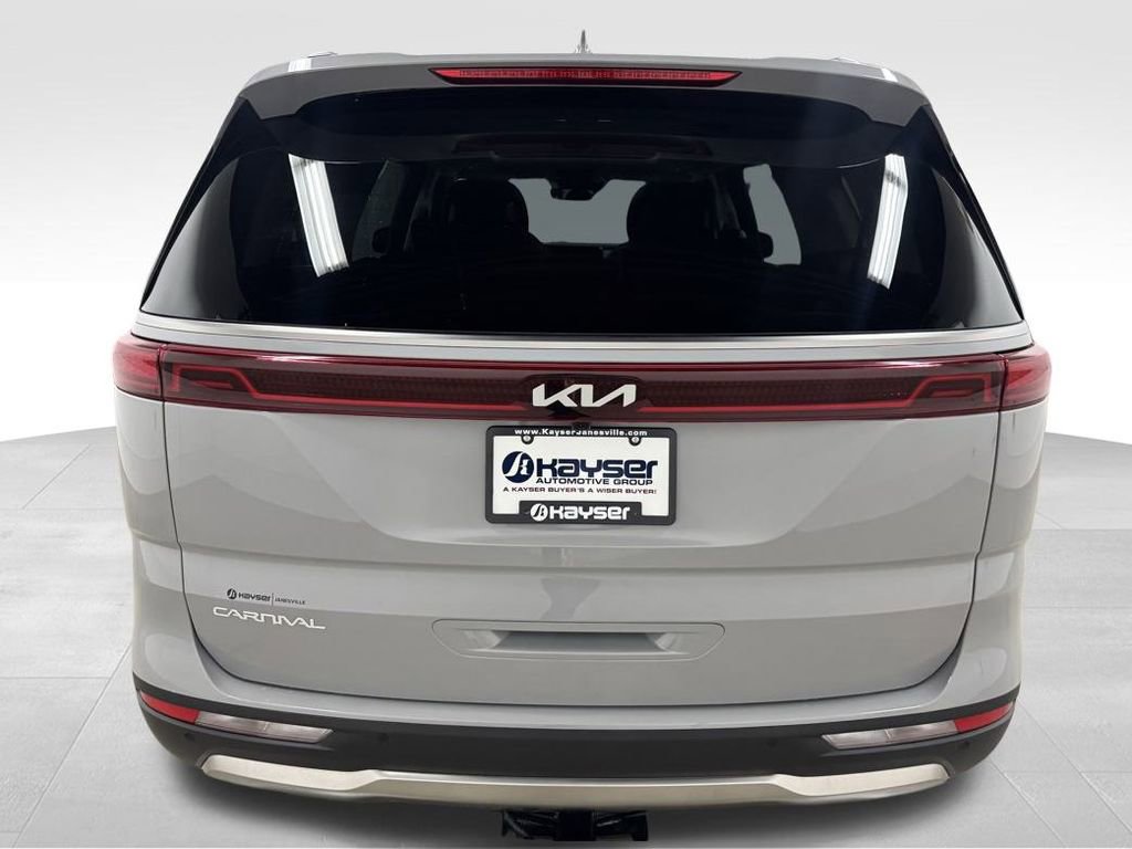 Used 2024 Kia Carnival SX Prestige image 12