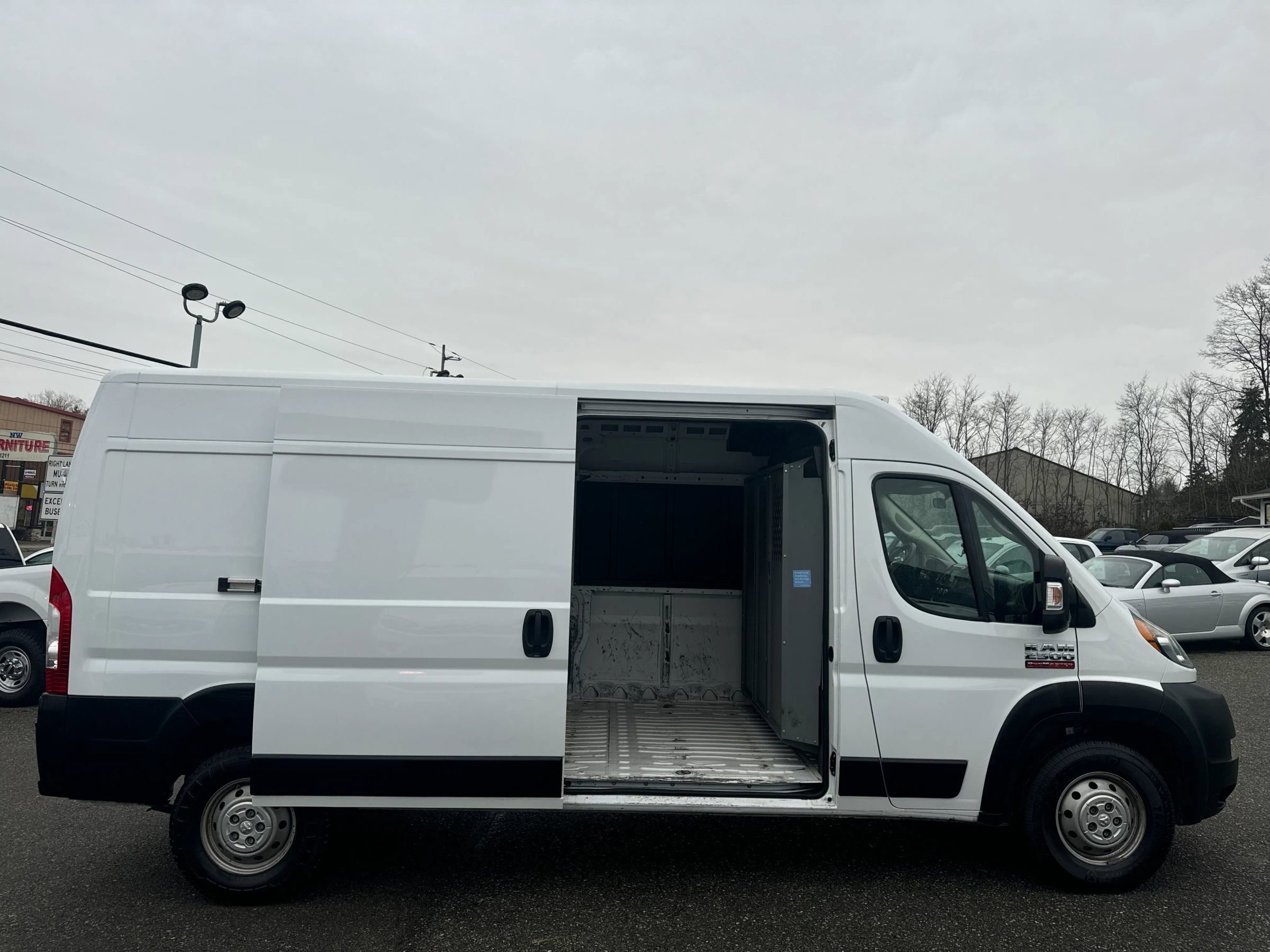 Used 2019 RAM ProMaster 2500 w/ Interior Convenience Group image 18