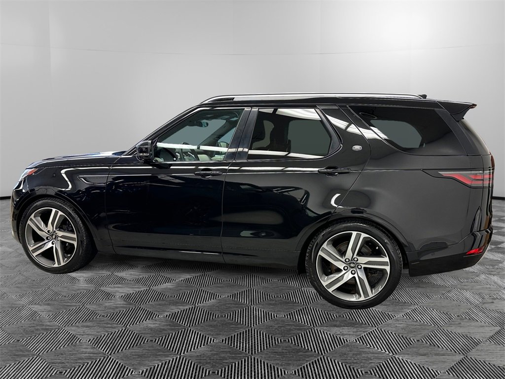 Used 2023 Land Rover Discovery Metropolitan Edition image 2