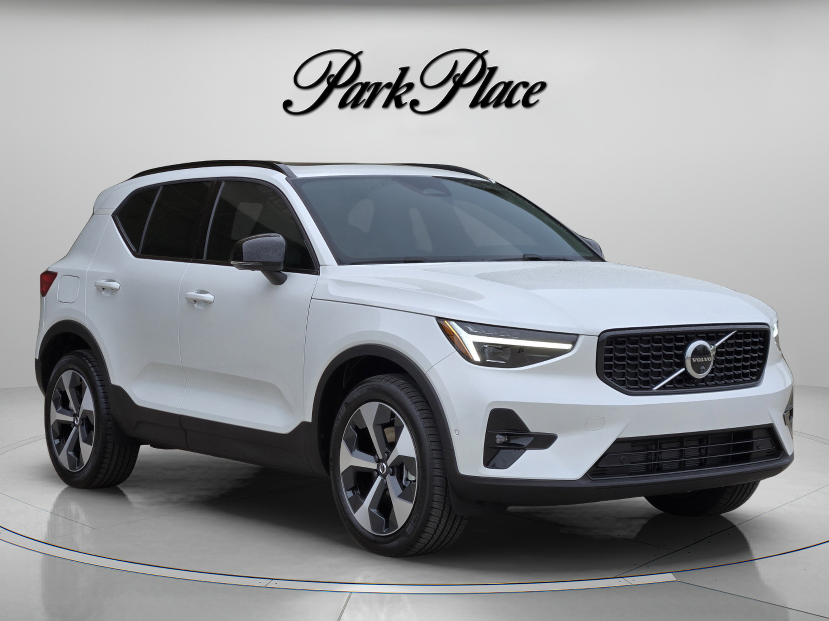 Used 2026 Volvo XC40 B5 Plus w/ Protection Package Premier AWD/4WD image 8