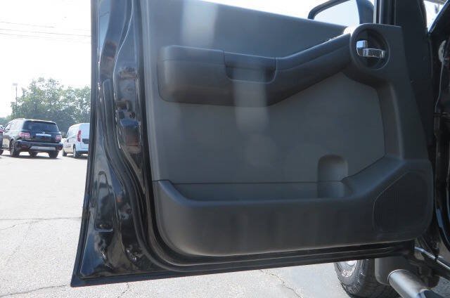 Used 2011 Nissan Xterra S AWD/4WD image 14
