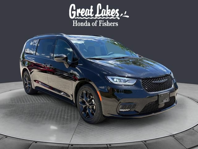 Used 2025 Chrysler Pacifica Limited FWD image 7