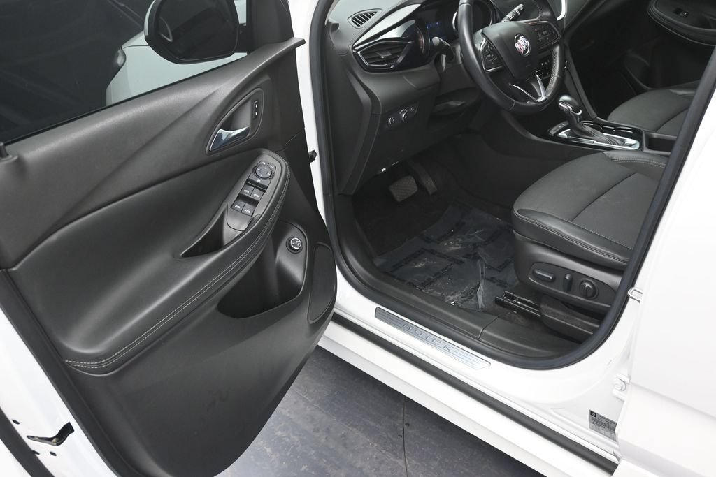 Used 2022 Buick Encore GX Select w/ Sport Touring Package FWD image 10