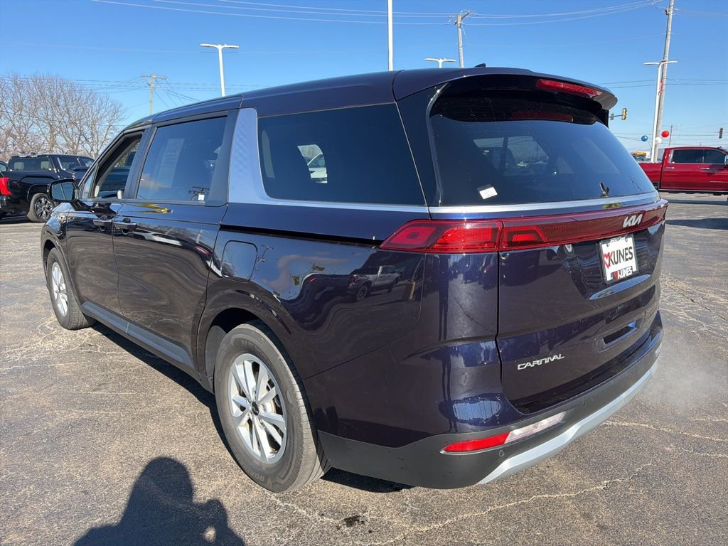 Used 2024 Kia Carnival LX image 6